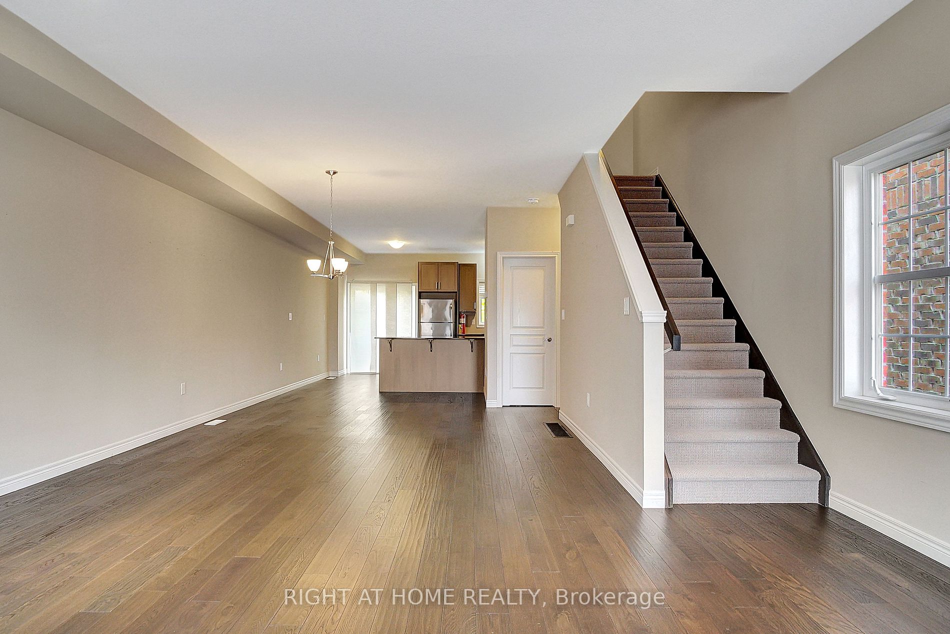 86 Robert Peel Rd
