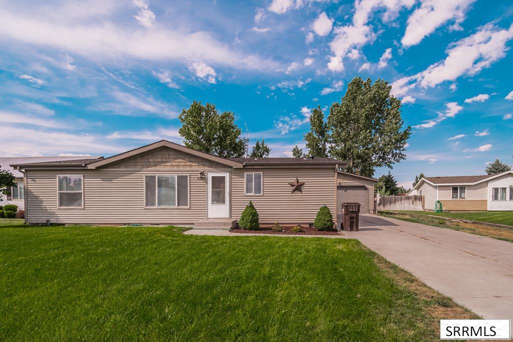 4349 Wagonwheel Cir