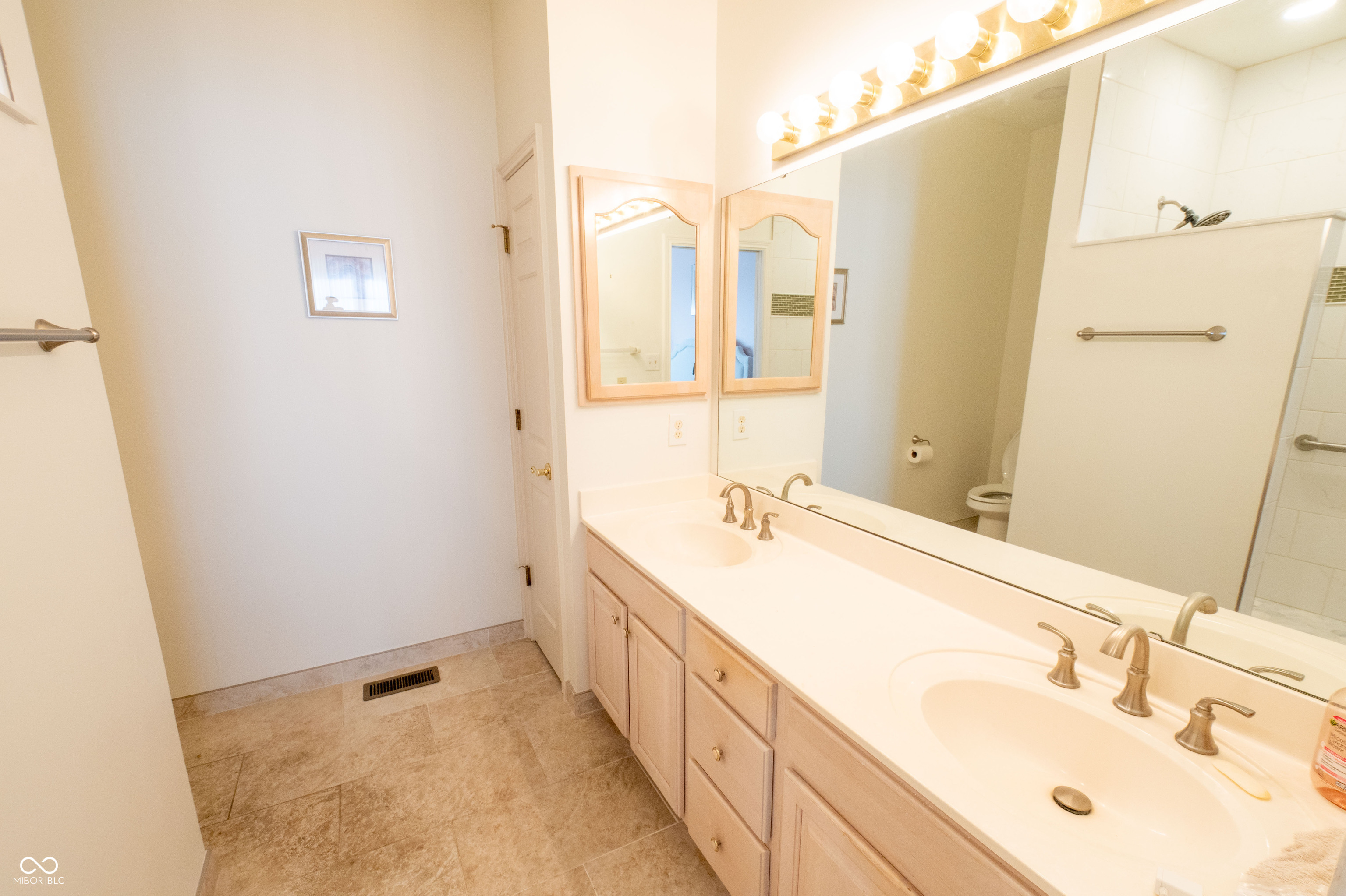 1701 Pathway Drive N