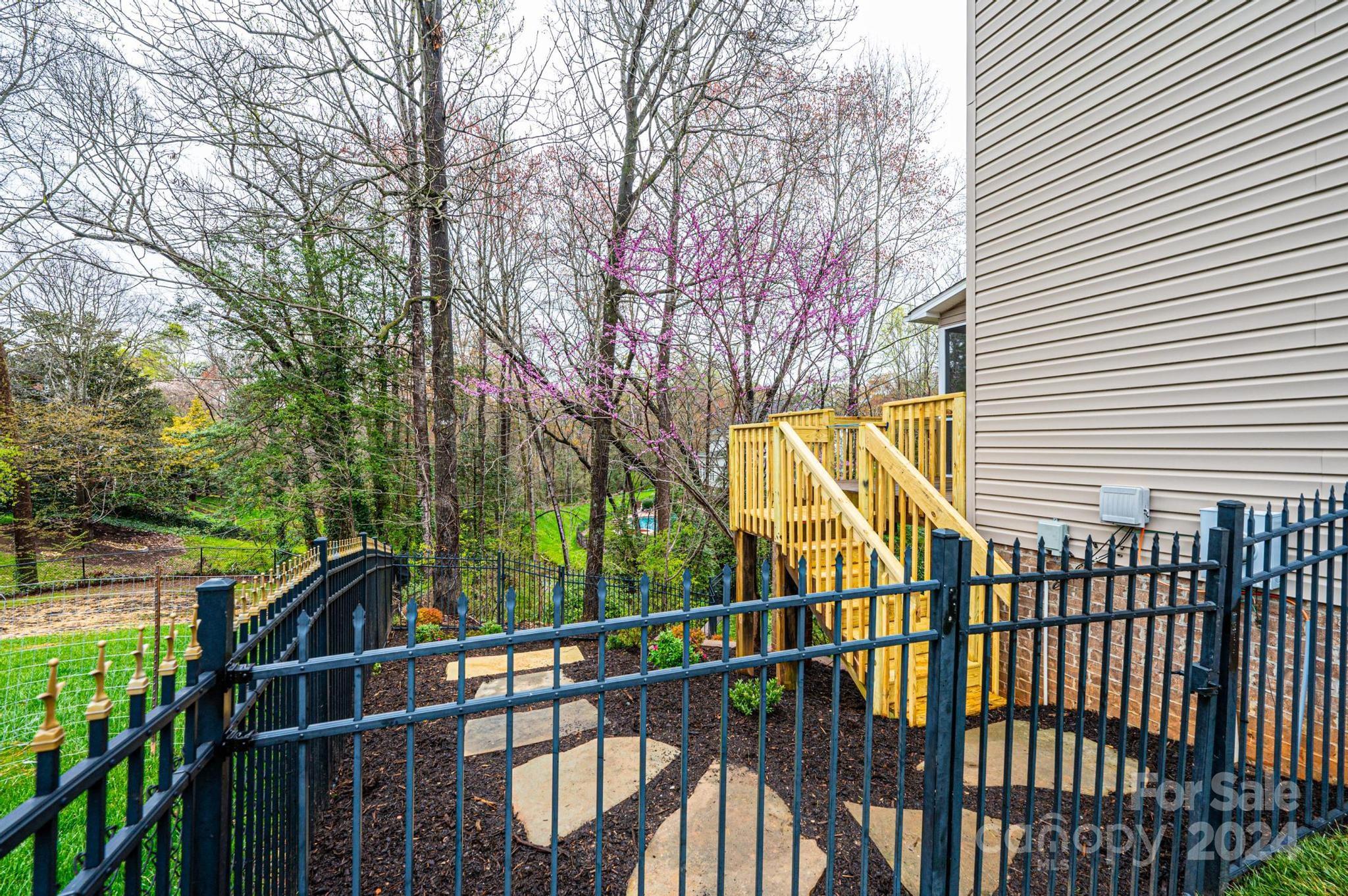 1021 38th Avenue NE 30