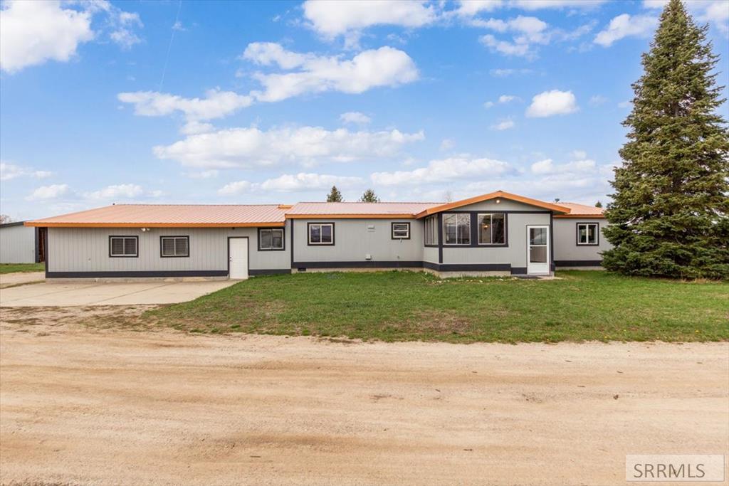 861 W Hwy 33