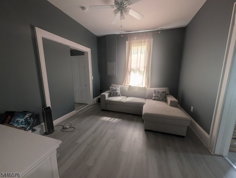 304 Front St 4 A