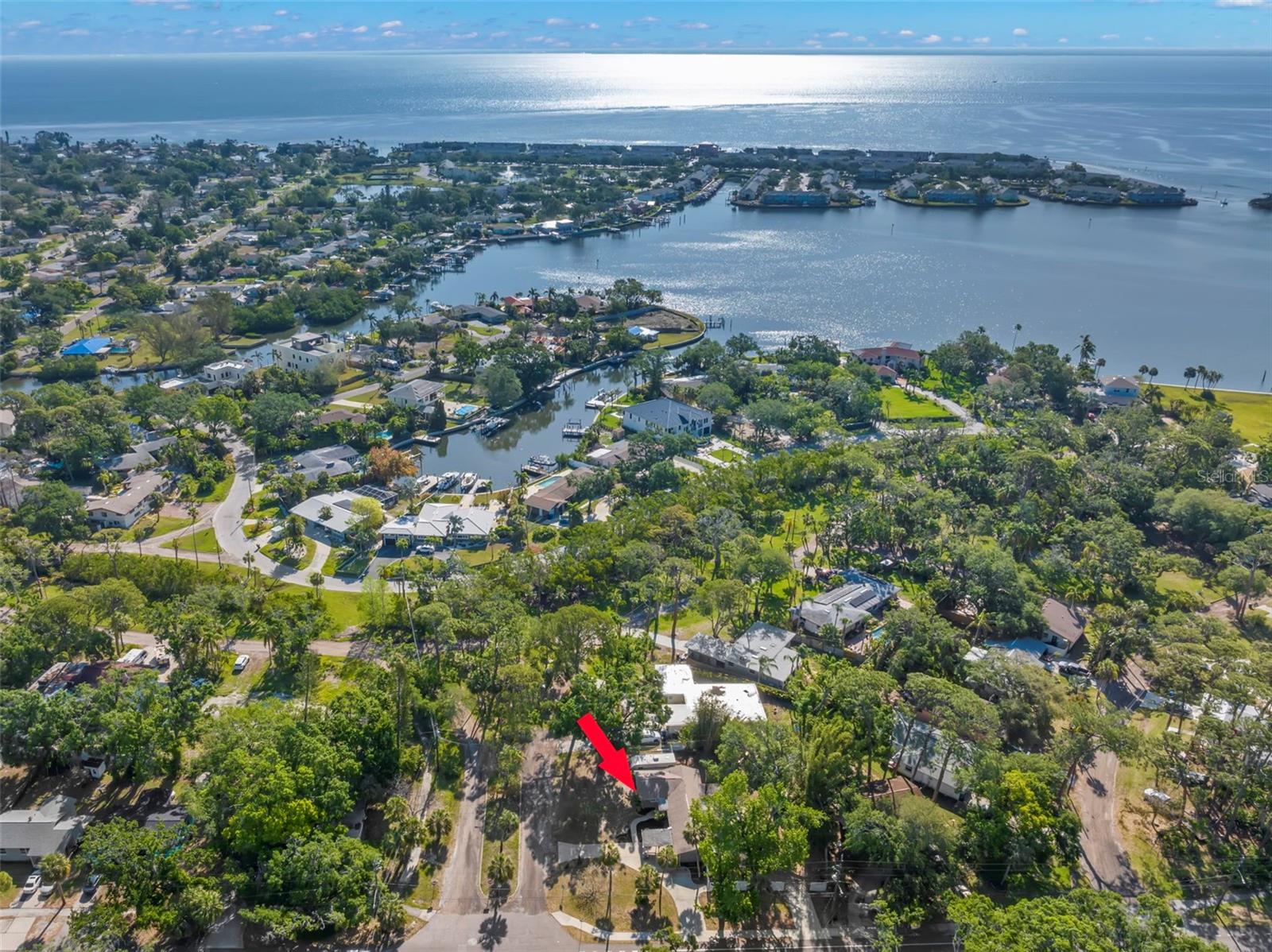 320 Lake Maggiore Boulevard S