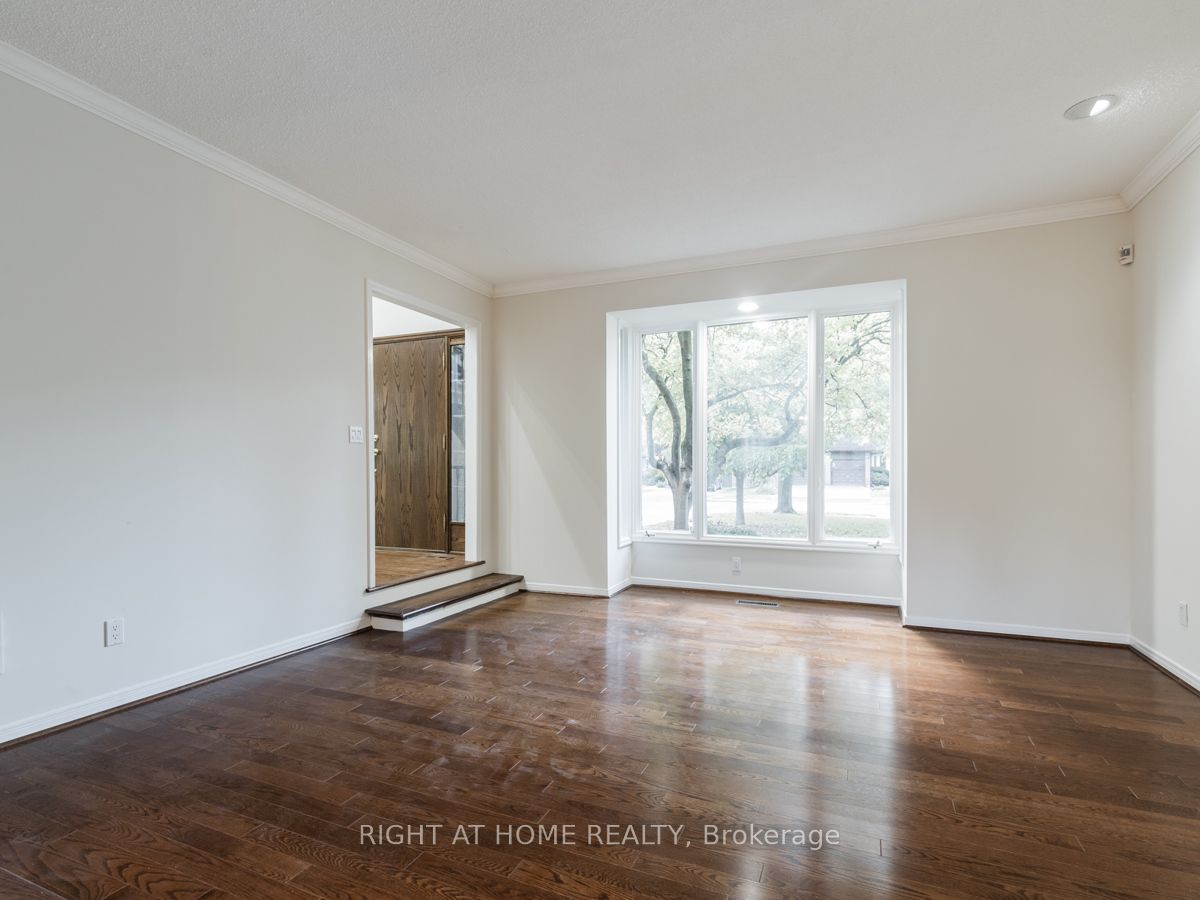 16 Fernside Crt