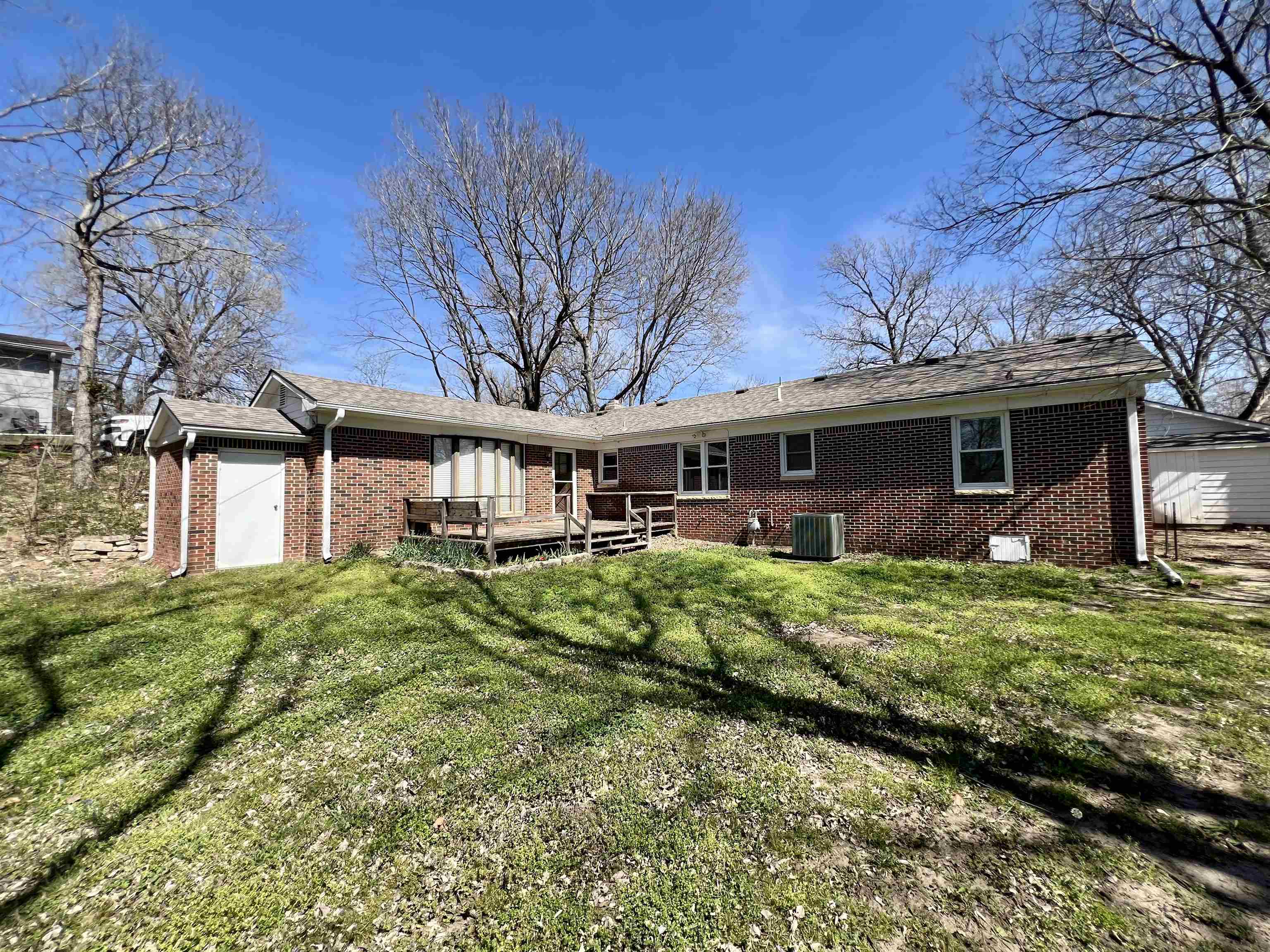 607 N 9th