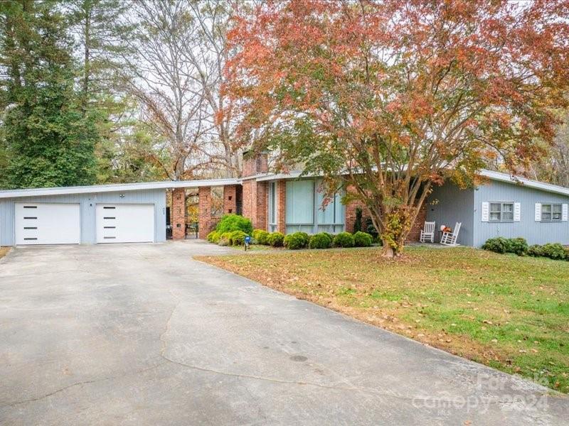 646 Woodland Street