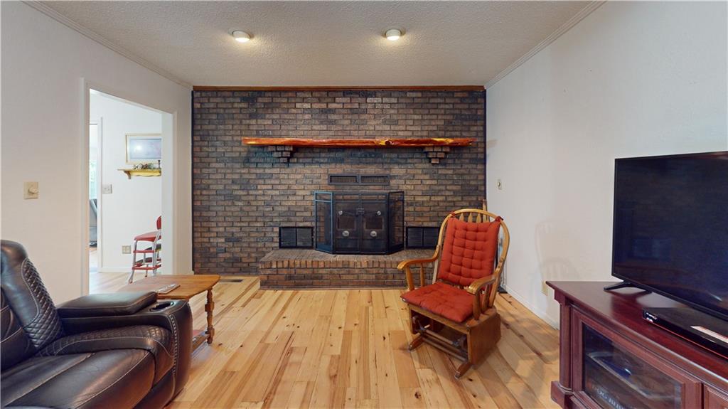 109 E Hardin Place