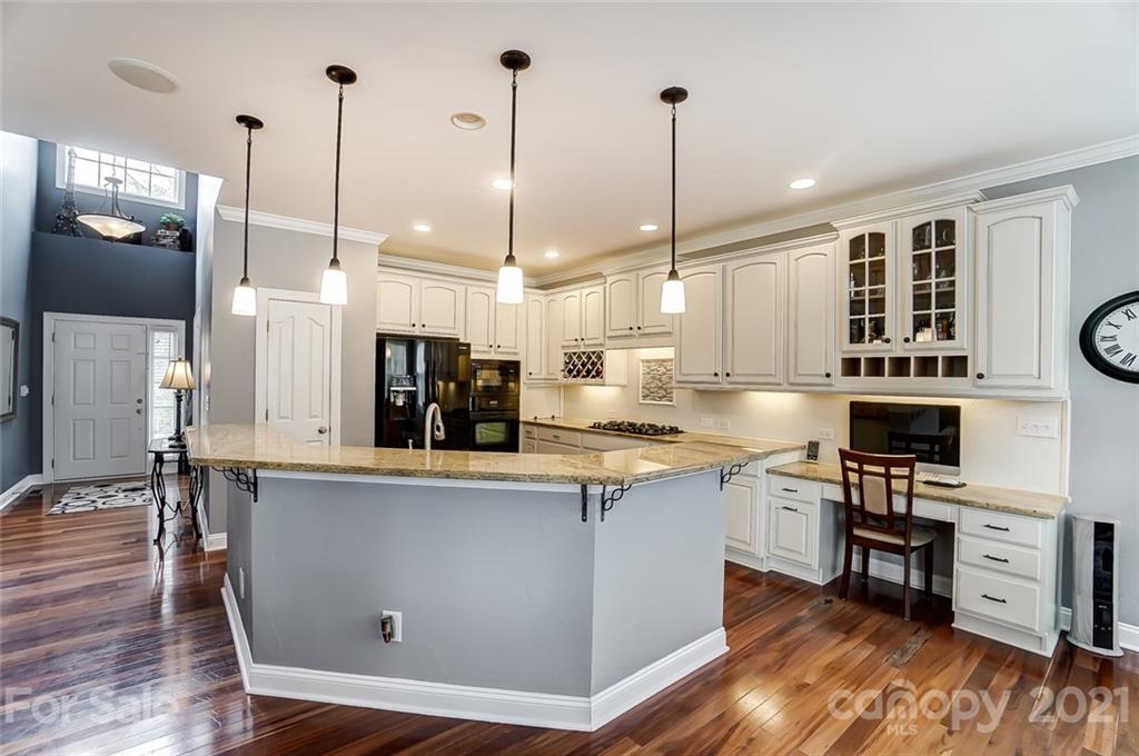 12058 Pelican Court