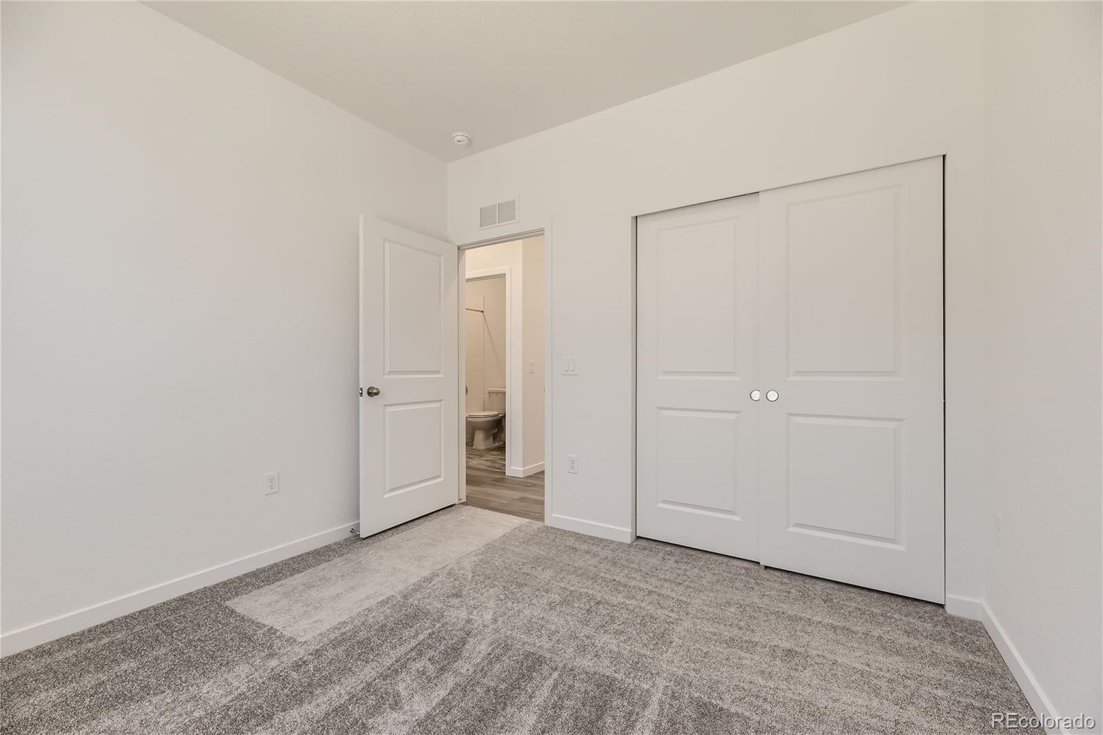 5174 N Quemoy Street