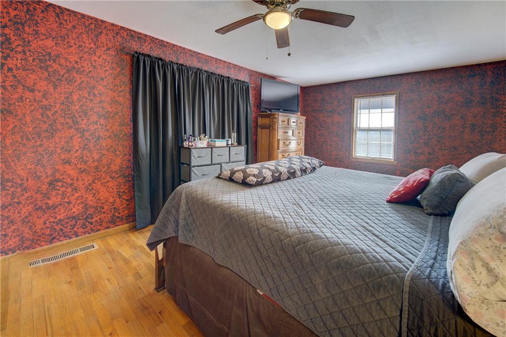 1213 E Fredrickson Drive