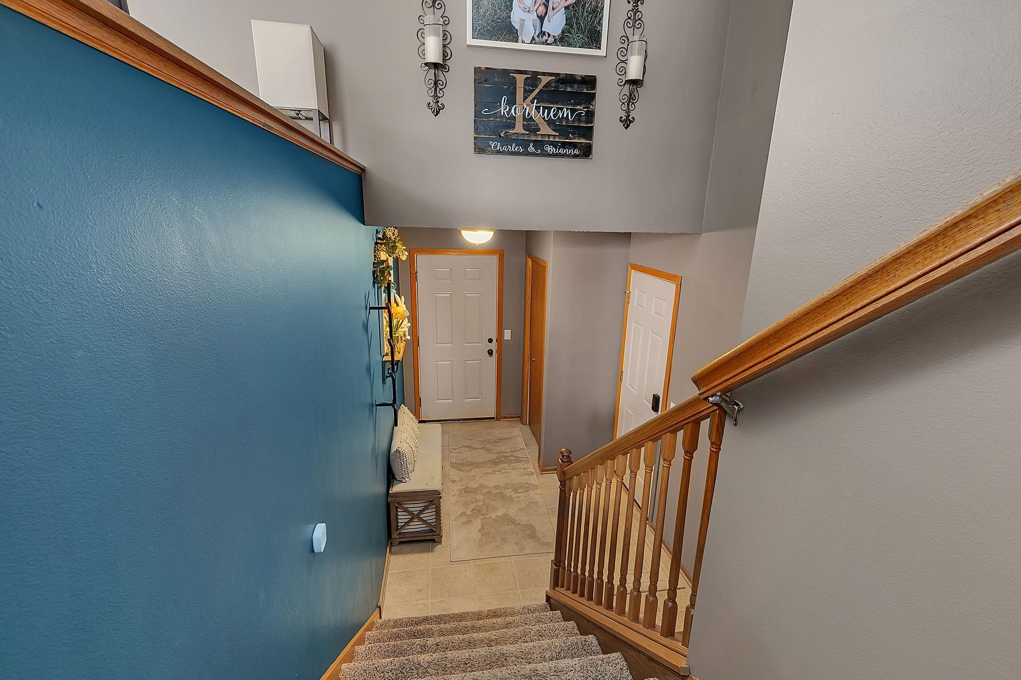 1525 Park View Lane NE