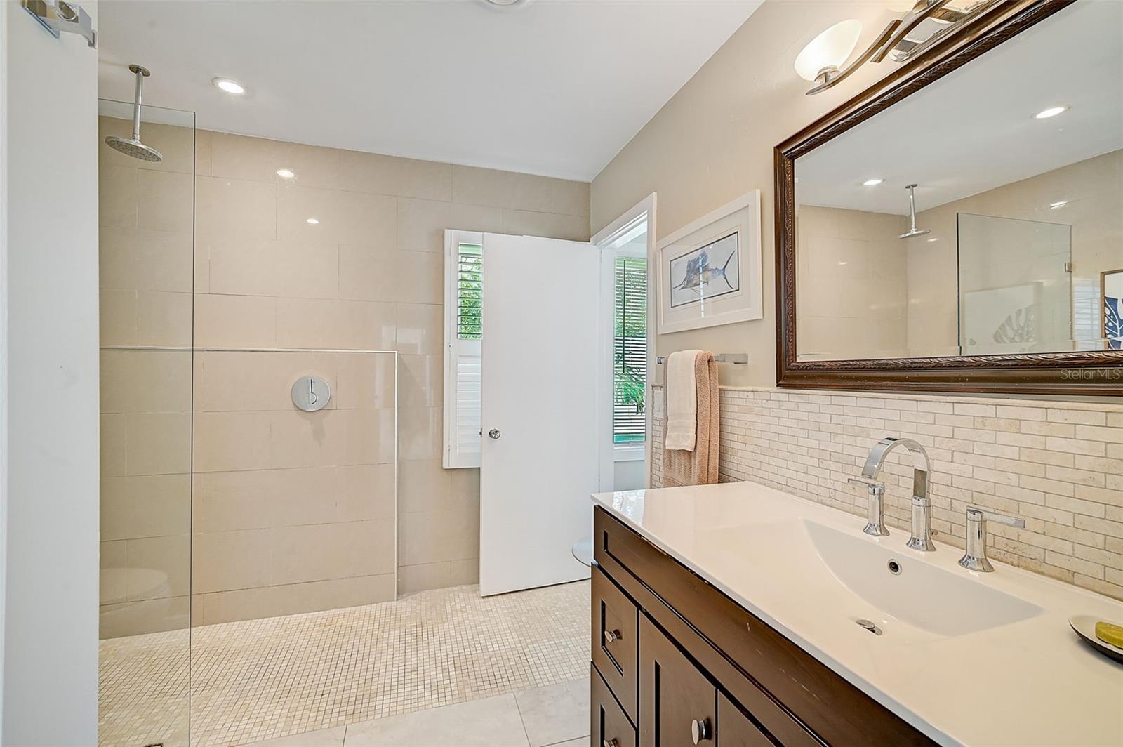 400 Nokomis Avenue S