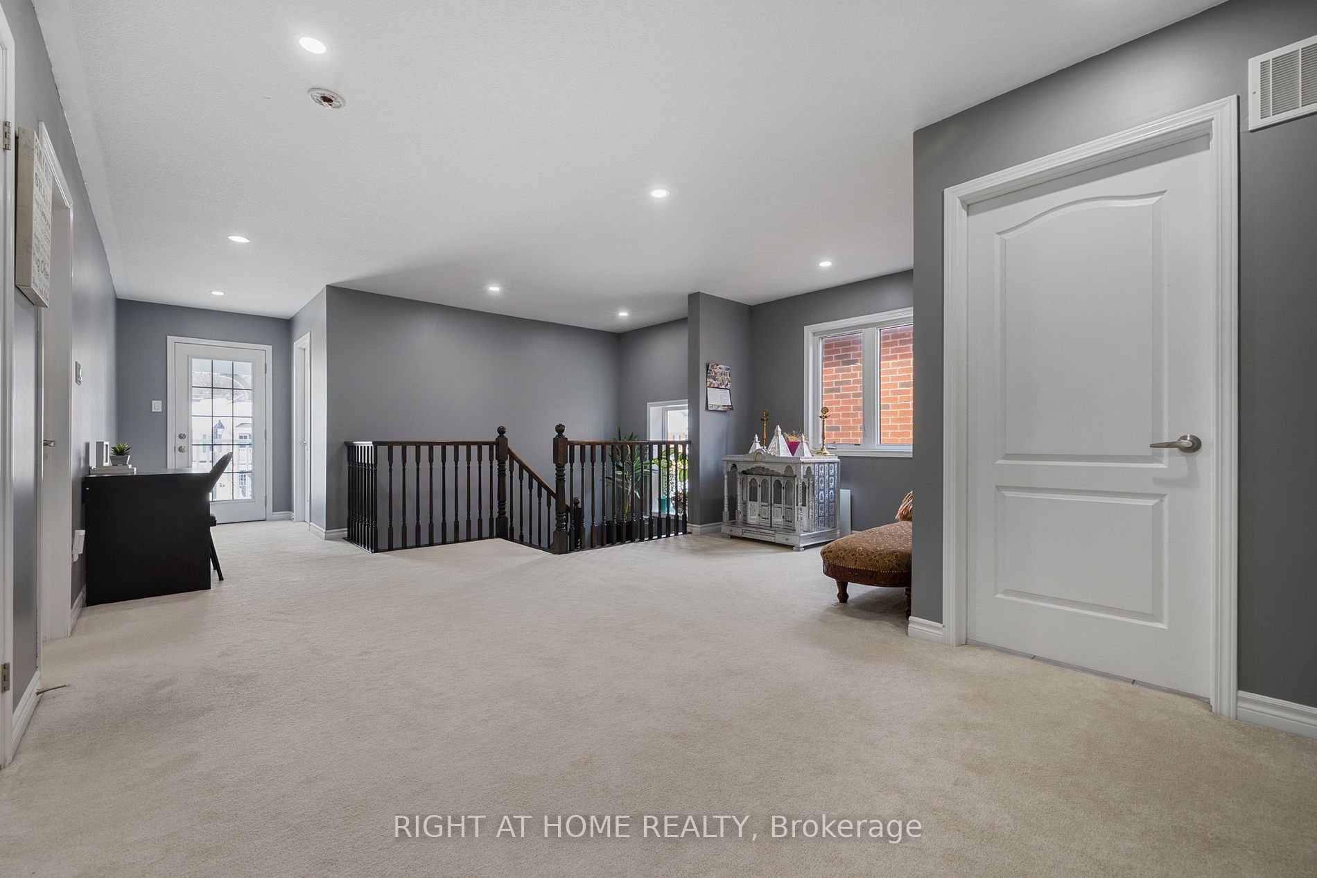 277 Seabrook Dr