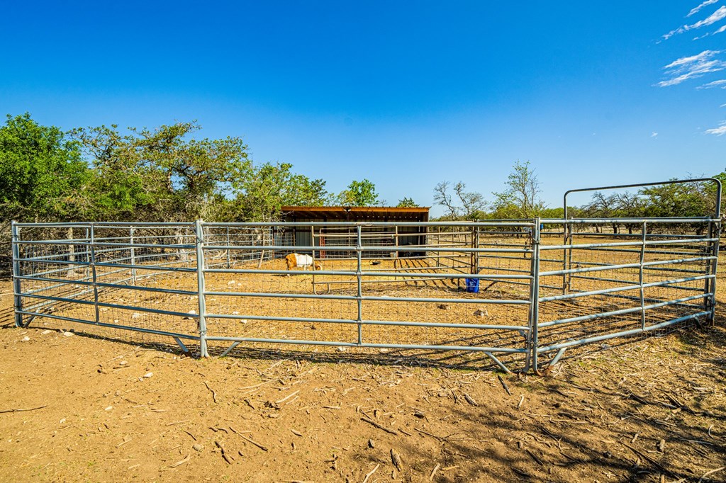 195 NW Crooked Creek Path