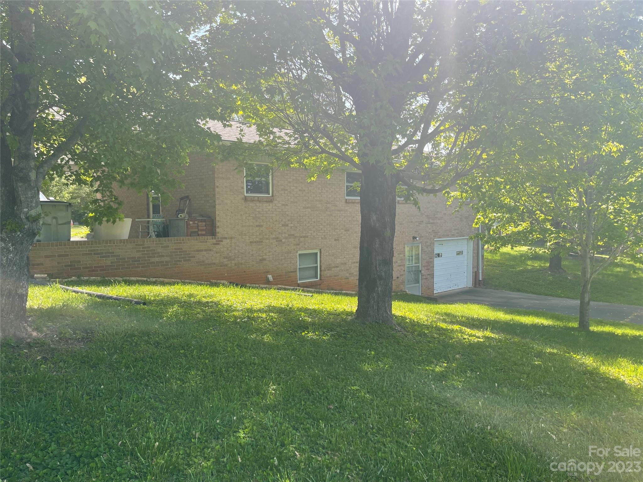 1920 Walt Arney Road