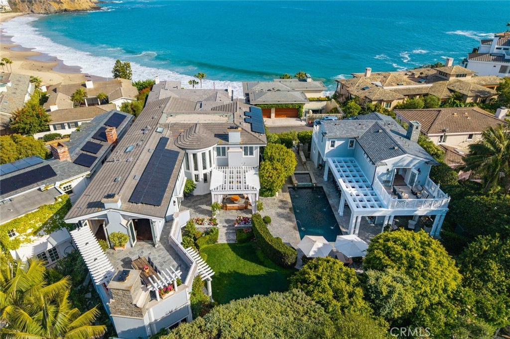 157-159 Emerald Bay