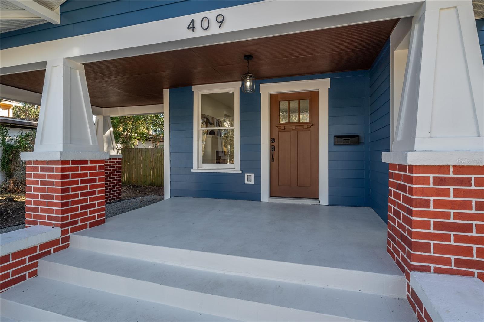 409 E Adalee Street