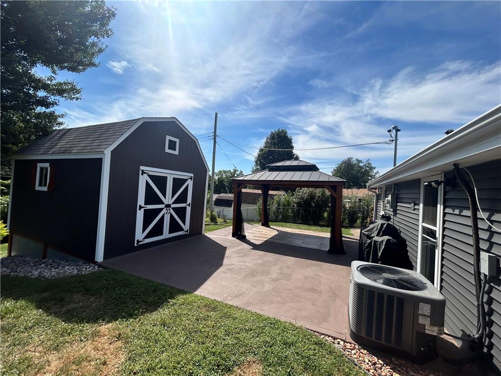 8105 N Summit Street