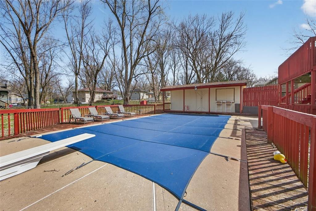 600 NE 114th Street