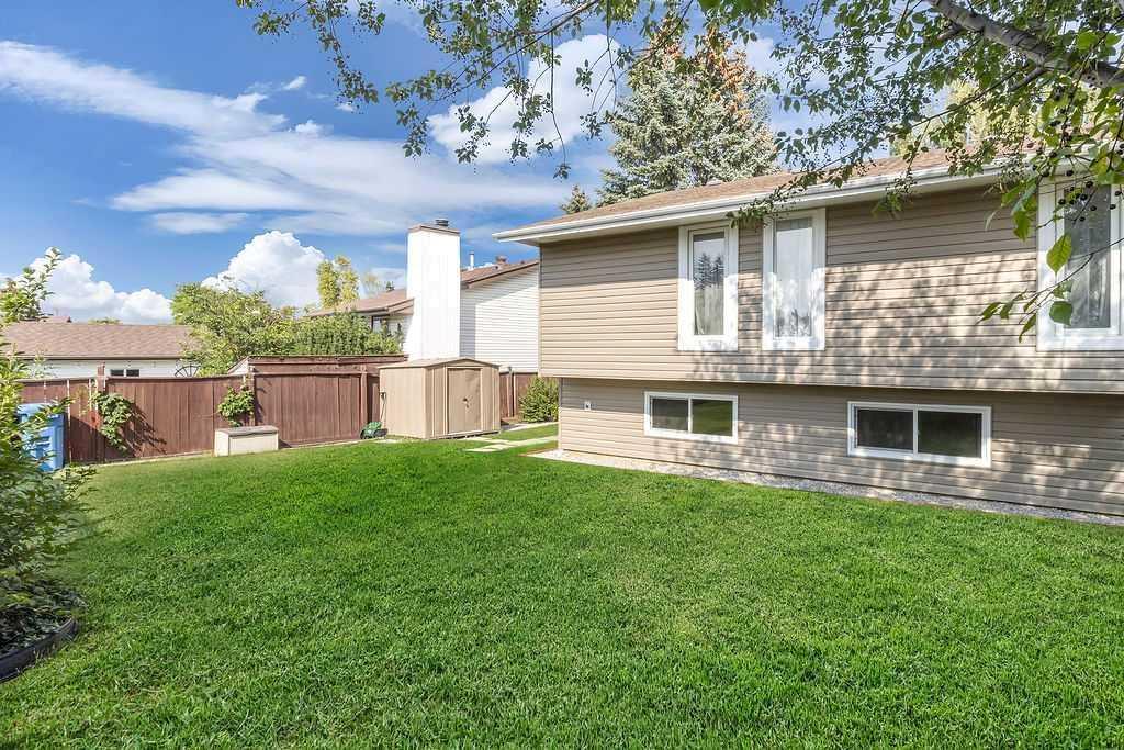95 Beddington Way NE