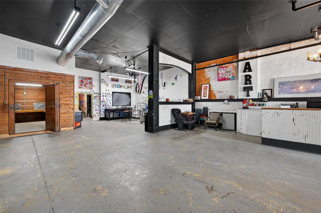 205 & 207 E Houston Street