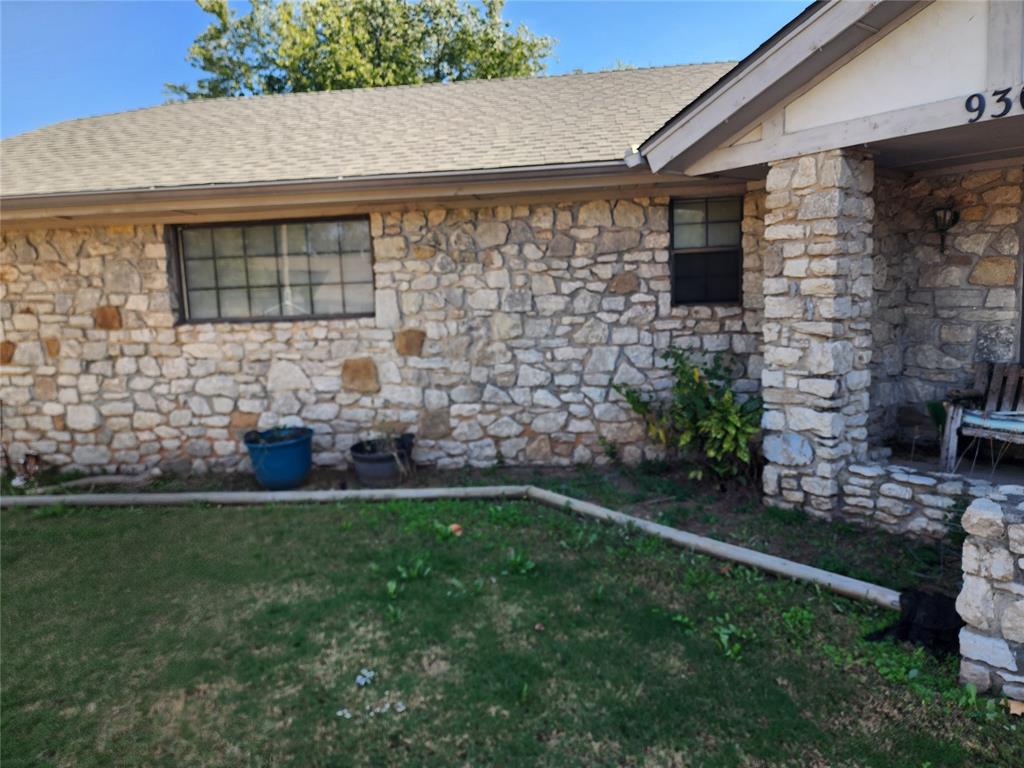 This Home Sweet Home sets on a corner lot and is a 3 bedroom, 2 full bath, 1 half bath, 2 car garage, a circle drive and is 1730 square feet  in size.  All rooms throughout the house has plenty of space including several closets and many cabinets.  The kitchen has a breakfast bar and dining area, the living room has a fireplace and has a separate laundry room.  It is in the Moore School District and the location is near many restaurants and other businesses to fill all your shopping needs.  So grab your favorite Real Estate Agent and schedule a tour!!!!!!