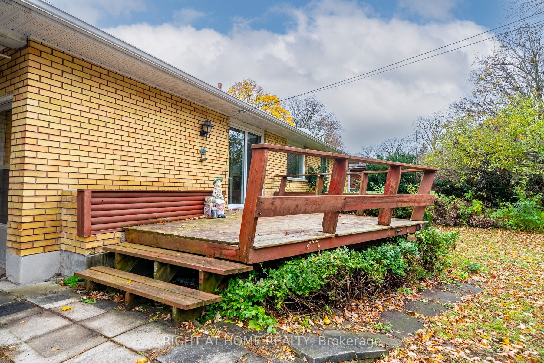 8 Sunset Dr