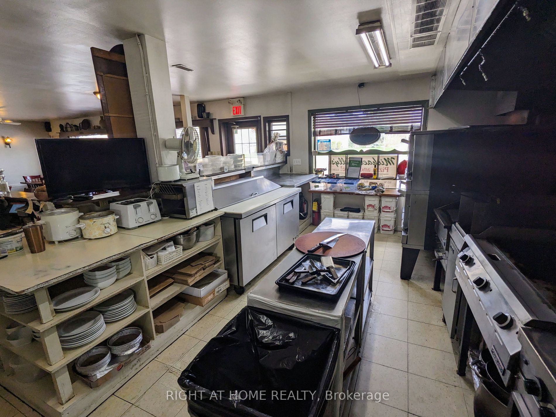 93 E Winchester Rd