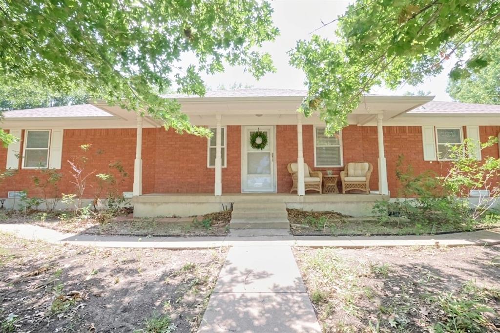 Welcome home to this charming 3-bedroom, 2-bath farmhouse nestled on a beautiful 1-acre lot! Offering the perfect blend of peaceful country living and everyday convenience, this property gives you room to spread out while still being just minutes from town. Enjoy the open space, fresh air, and endless possibilities for gardening, entertaining, or simply relaxing in your own private retreat. If you’ve been dreaming of a place where you can experience the charm of country living without sacrificing easy access to shopping, dining, and amenities, this is the one. Come make your country living dream a reality today! Available for Immediate Move- In!