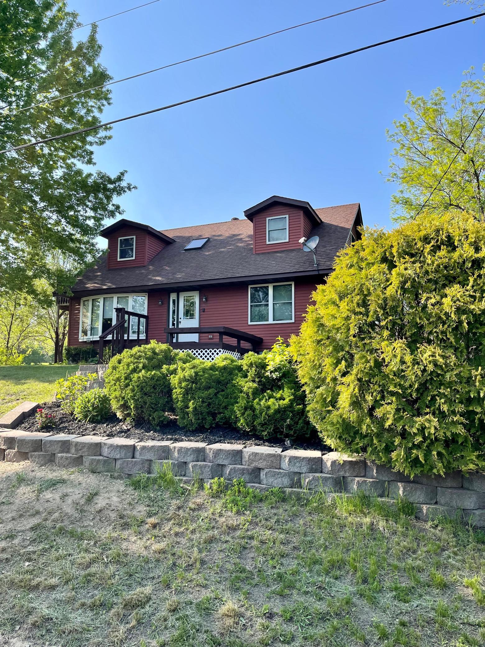 824 Park Street W