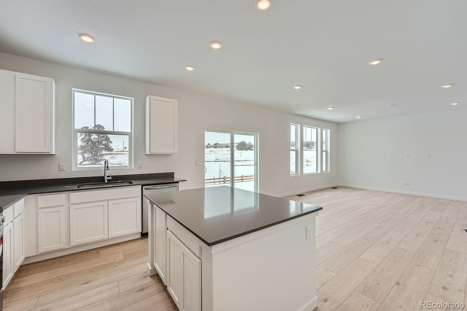 210 Paloma Way