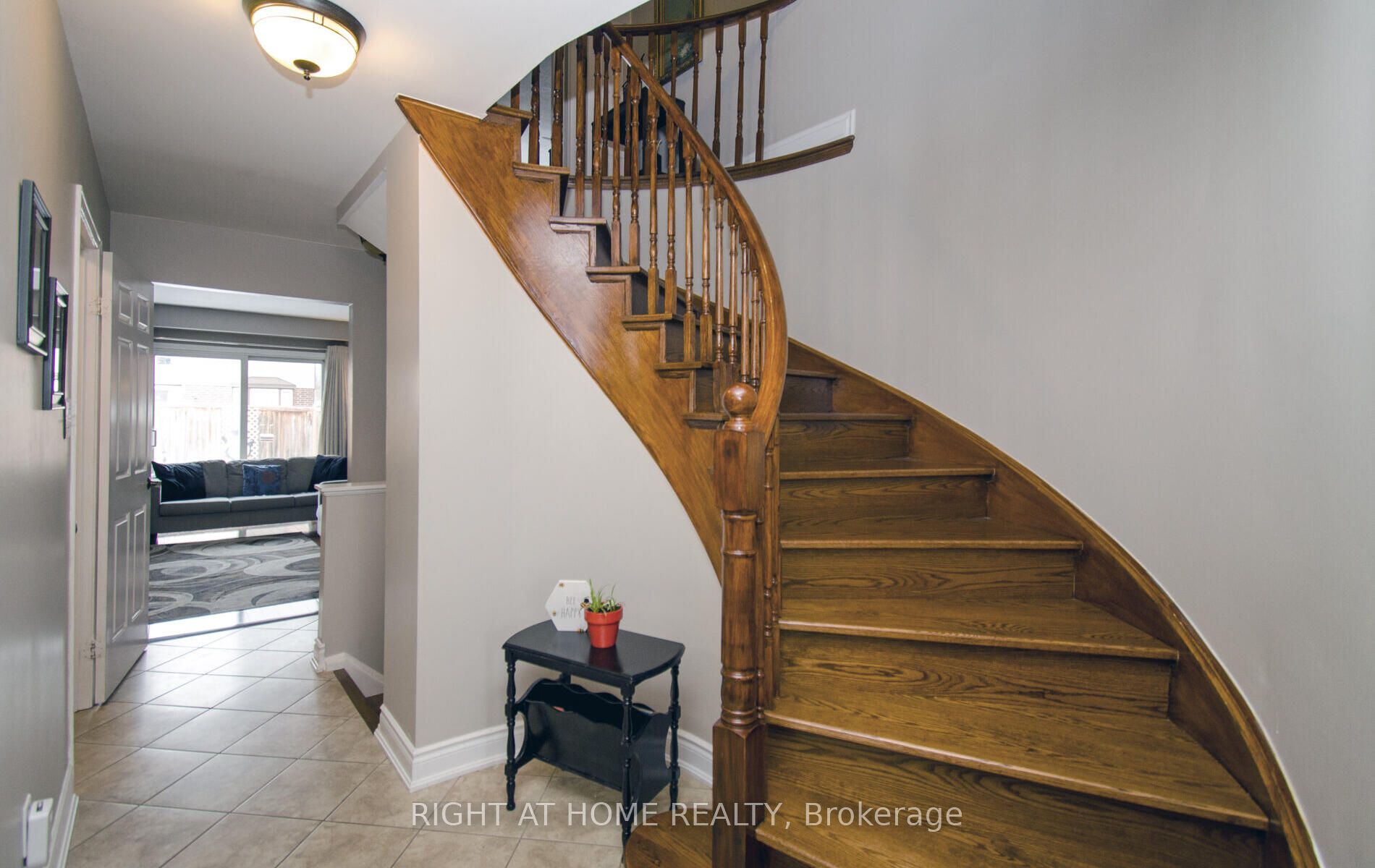 54 Ferguson Pl