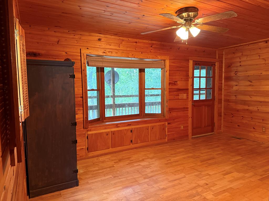 102 Overland Trail