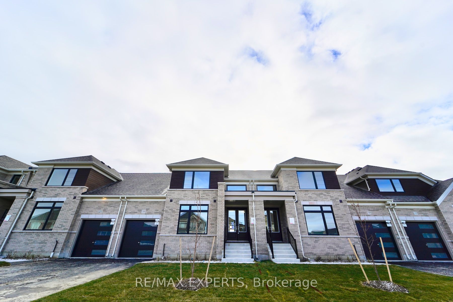 18 Mayapple St