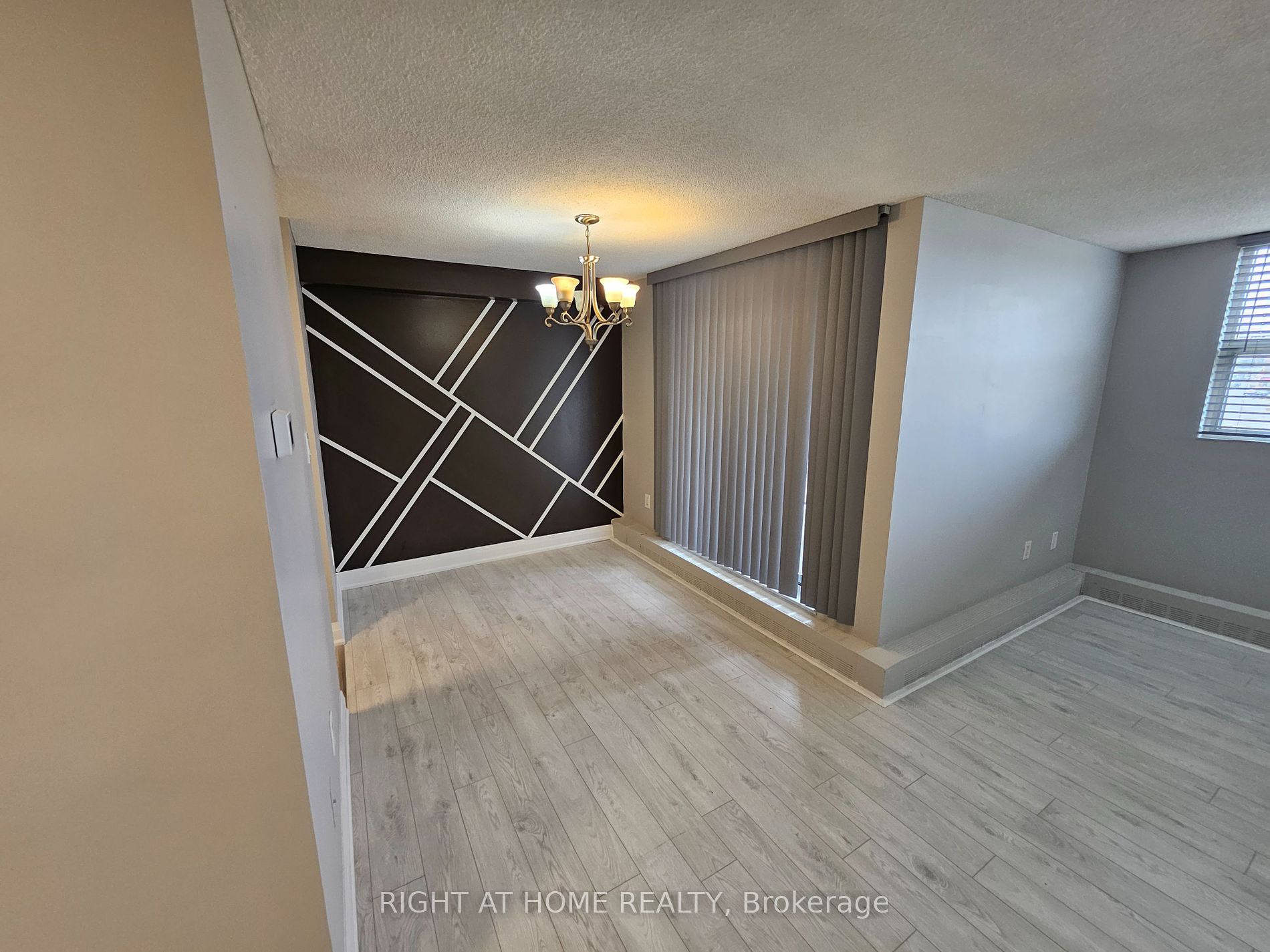 2900 Battleford Rd 403