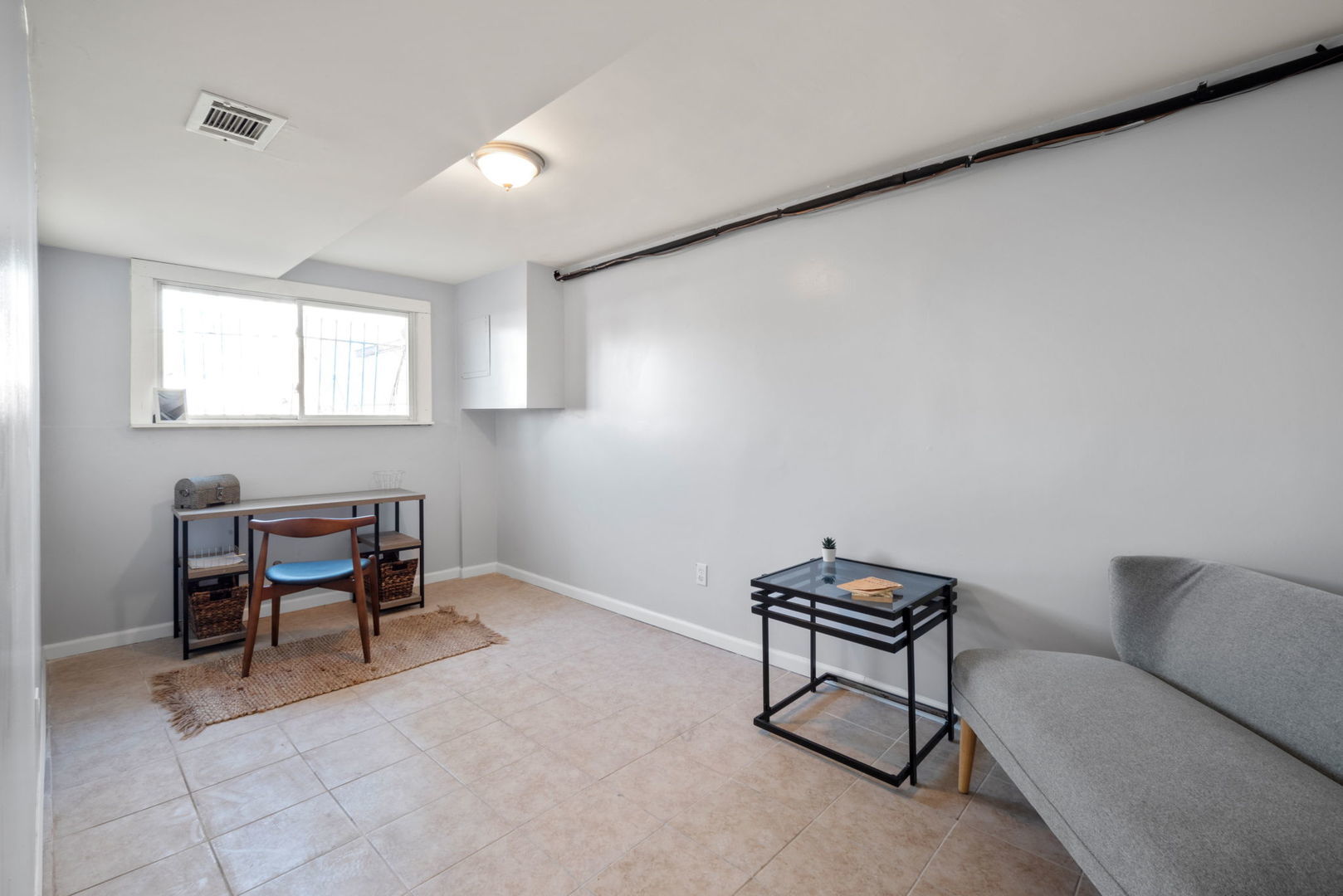 2102 W 73rd Street
