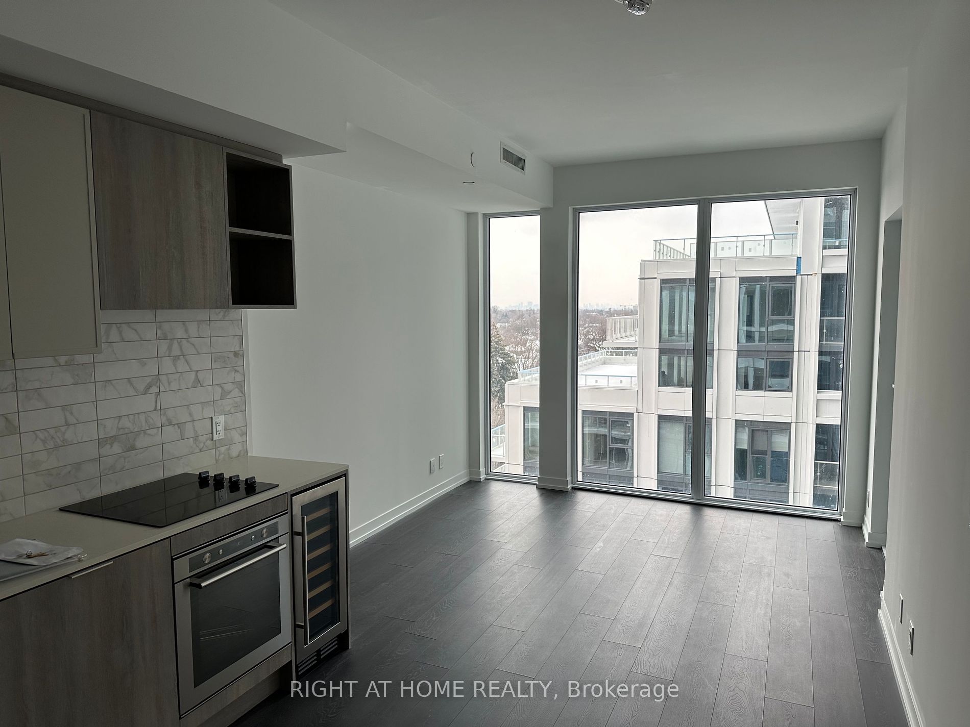 2020 Bathurst St 738