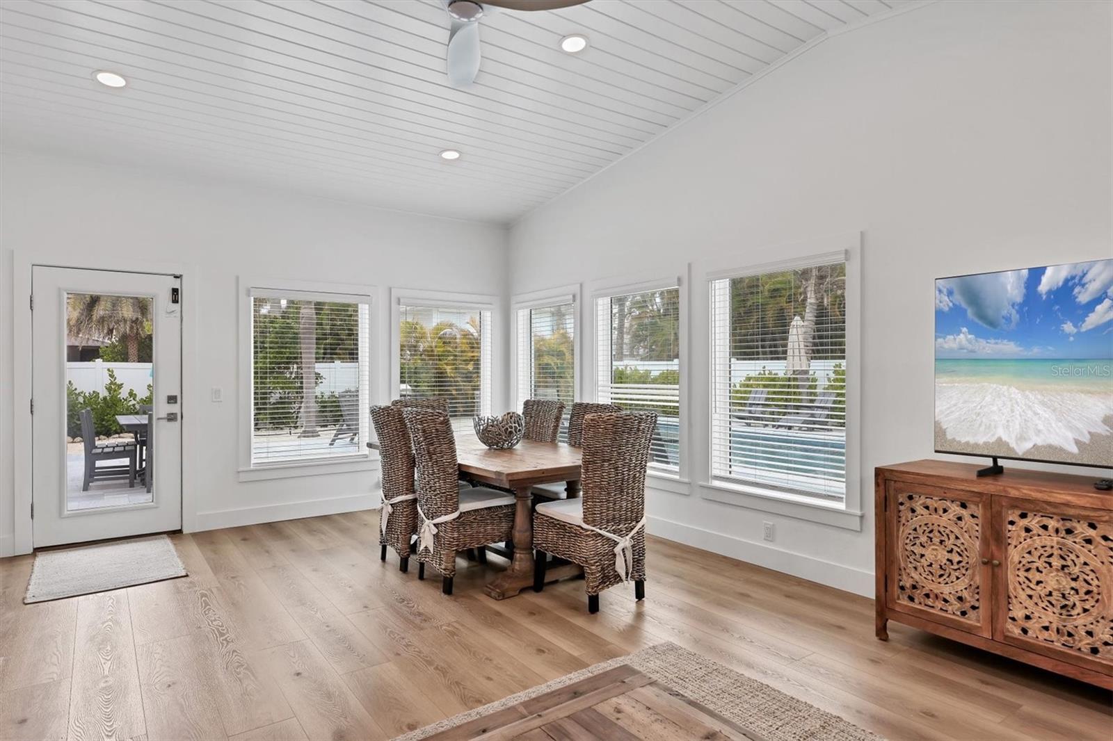 270 Gladiolus Street