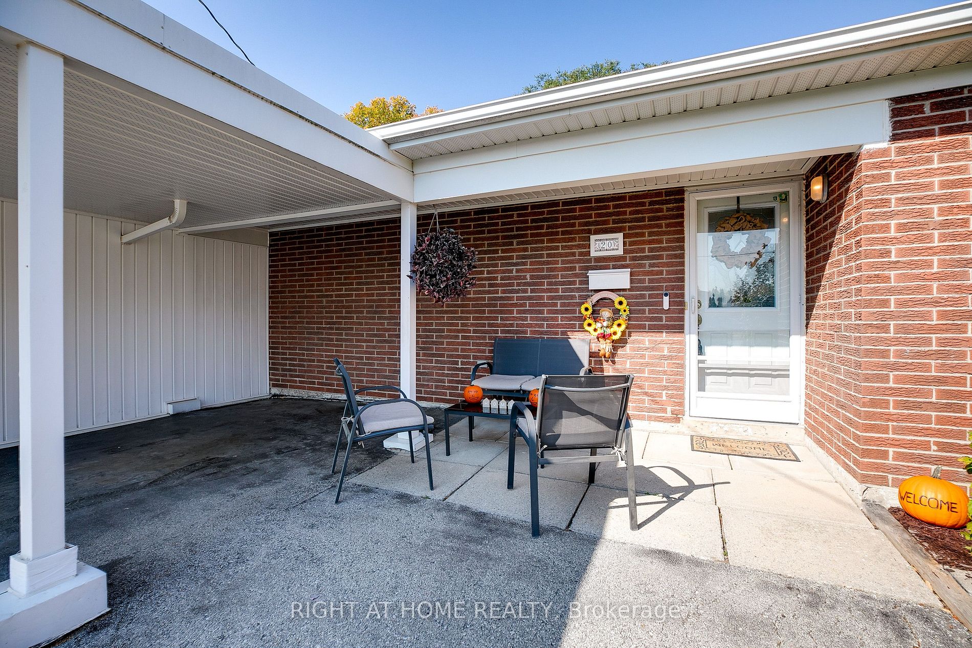 20 Romfield Dr