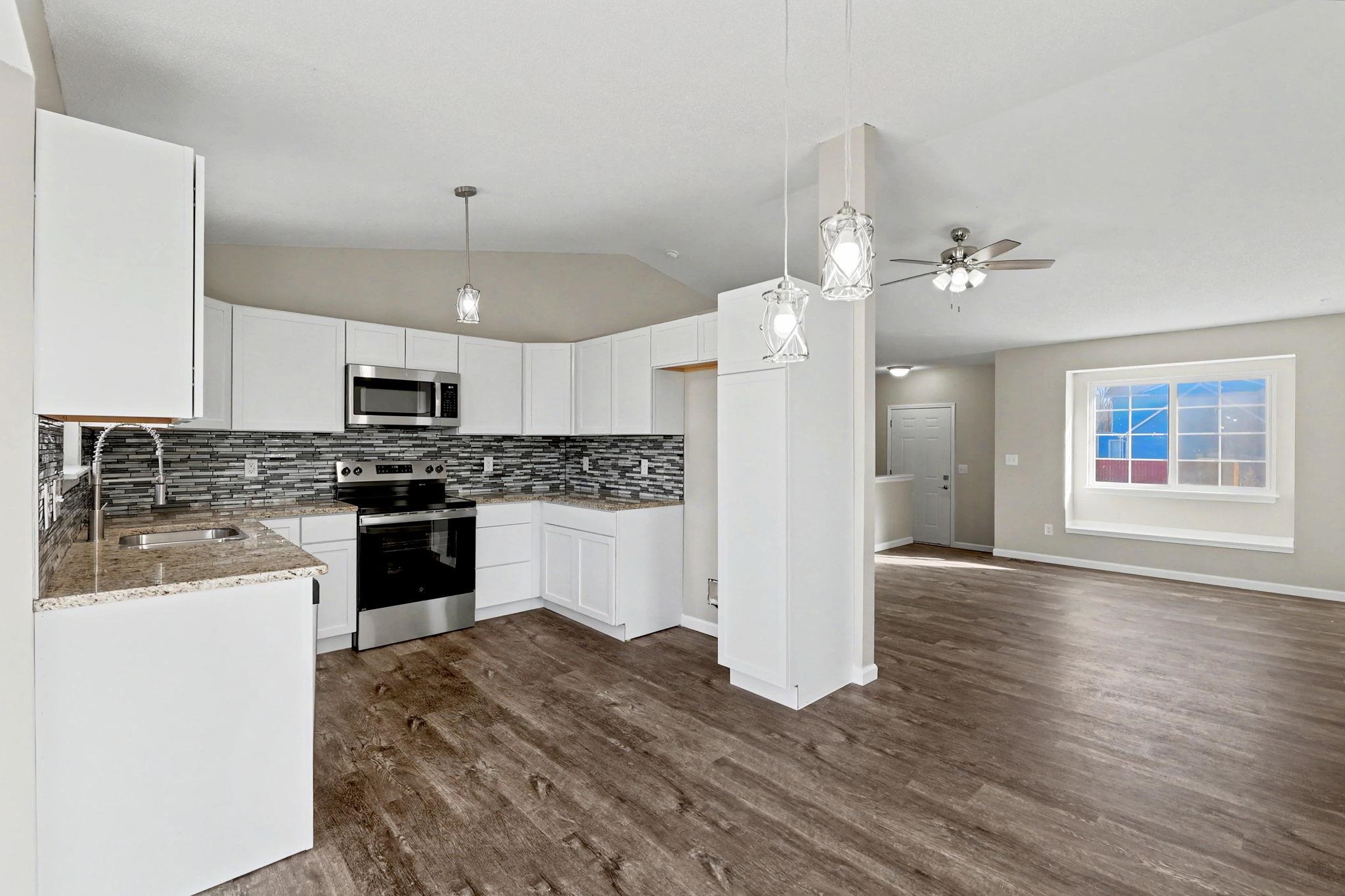 1813 N Pine Grove St