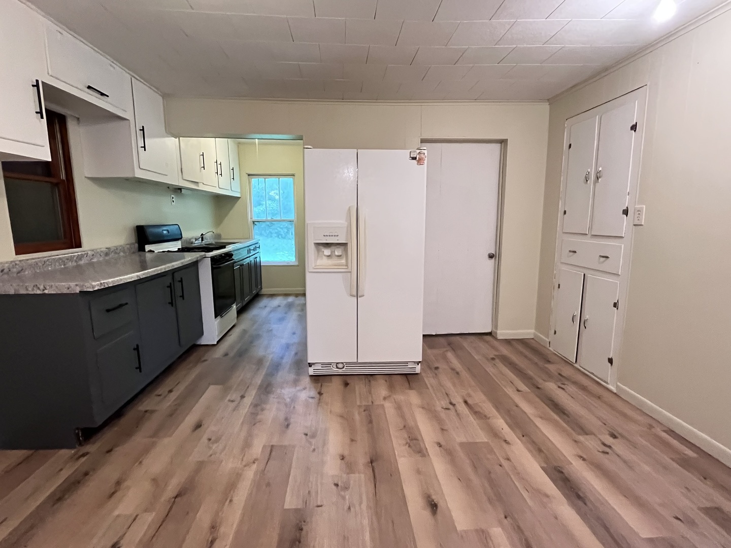 22932 State Highway 106