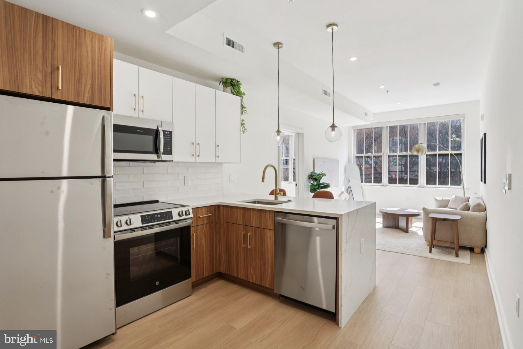 416 Vine Street 310