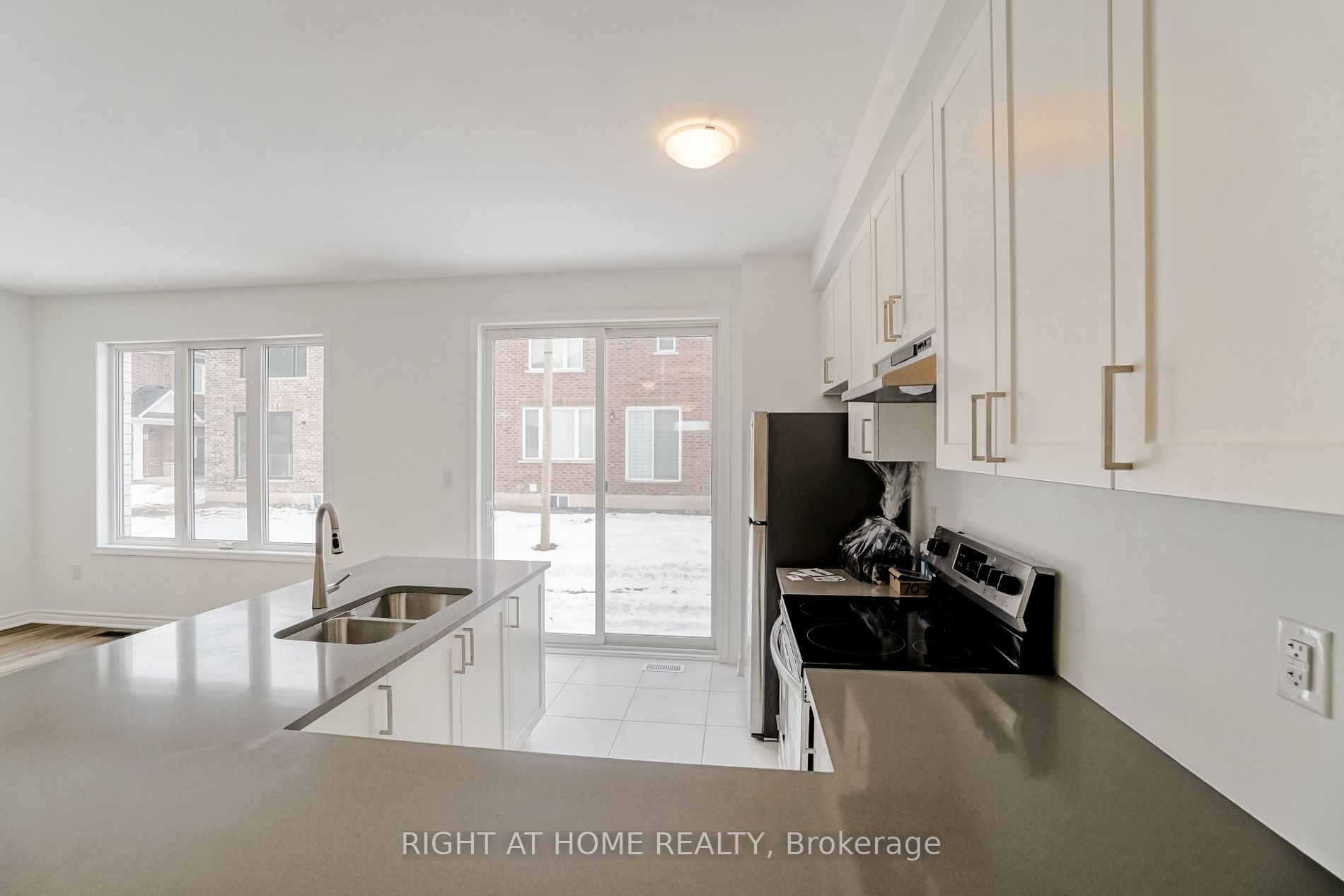 1263 Dias Landing Line