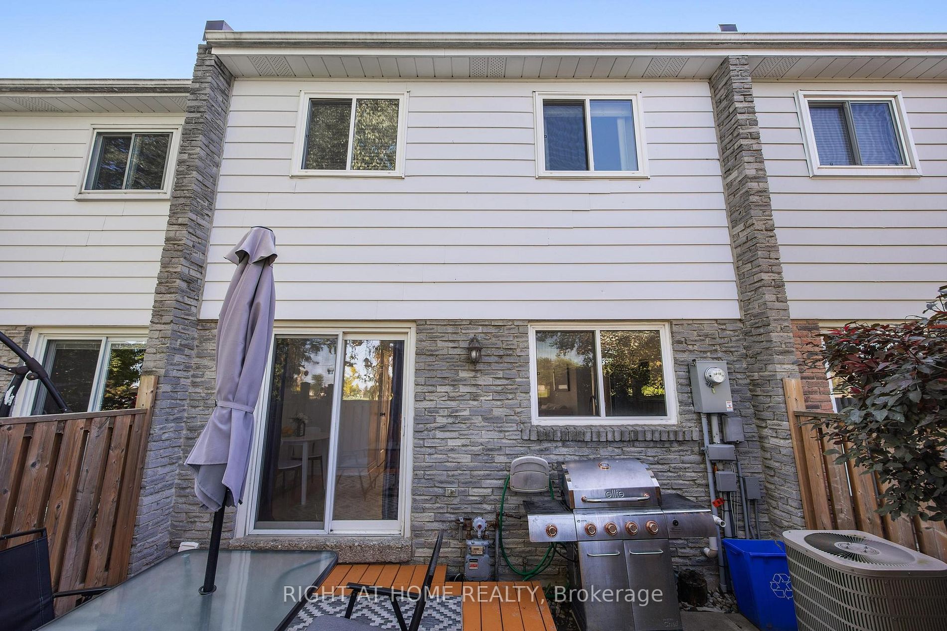 1020 Central Park Dr 82