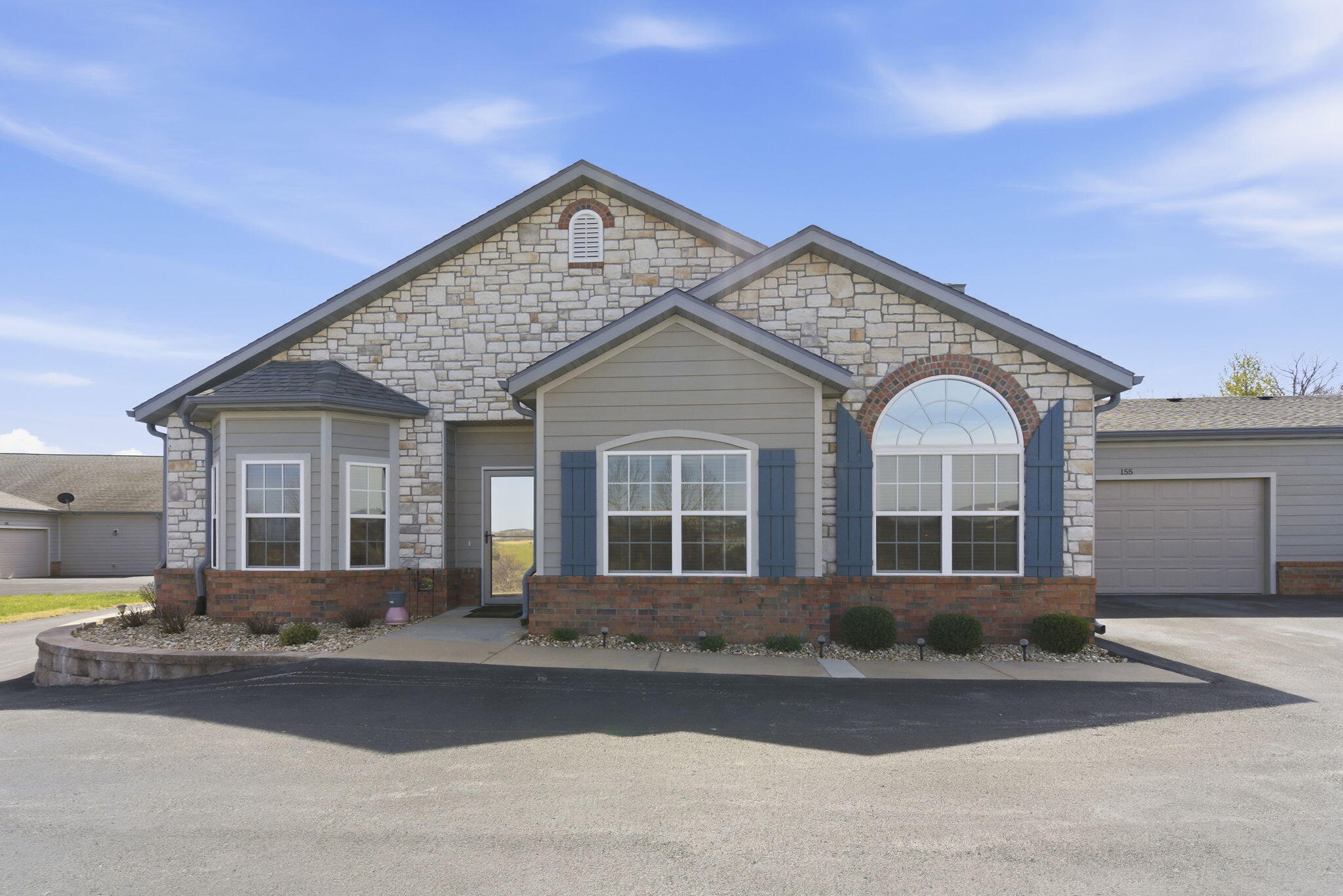 155 Rue De Villas Circle