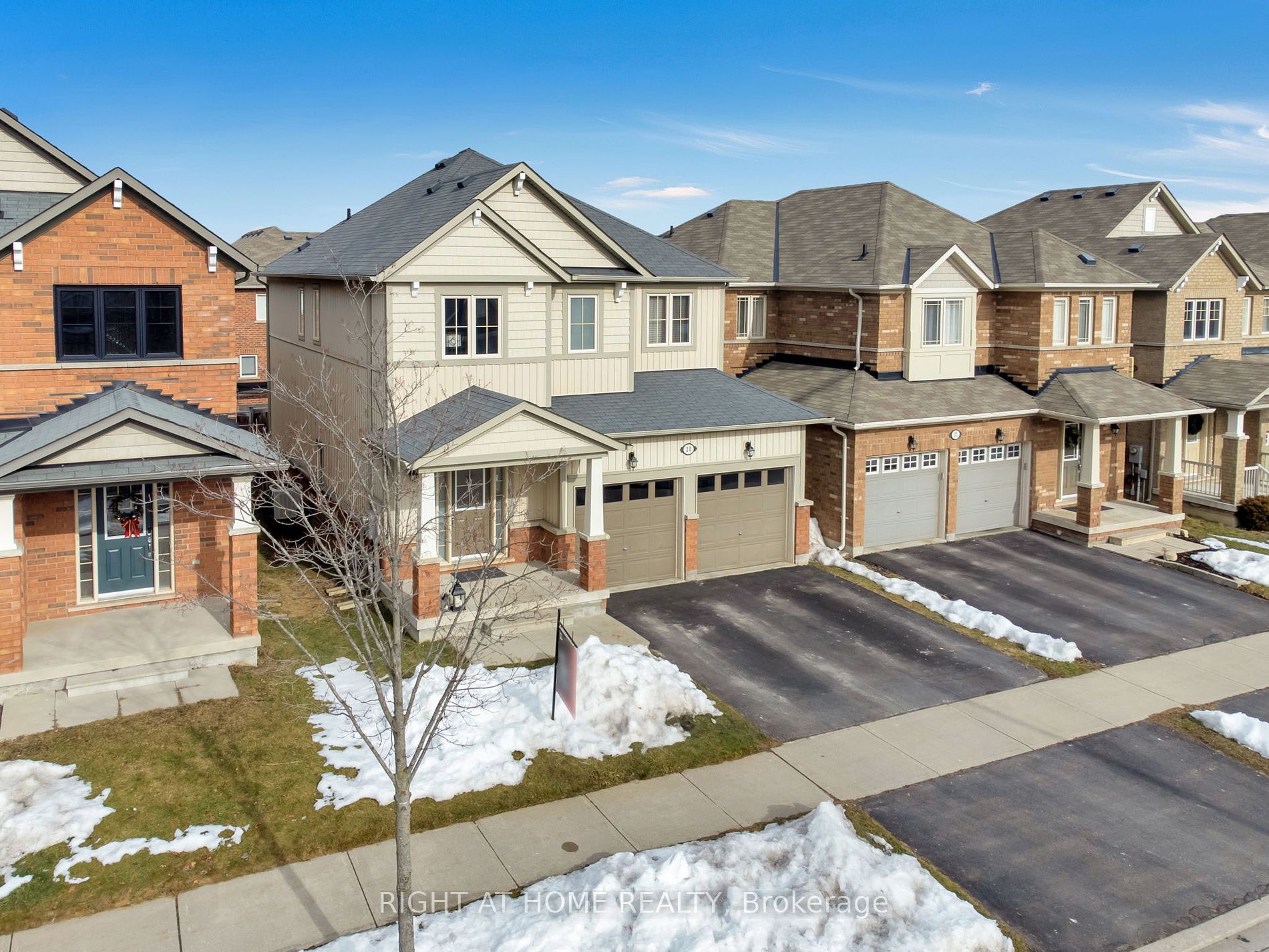 20 Mansard Dr