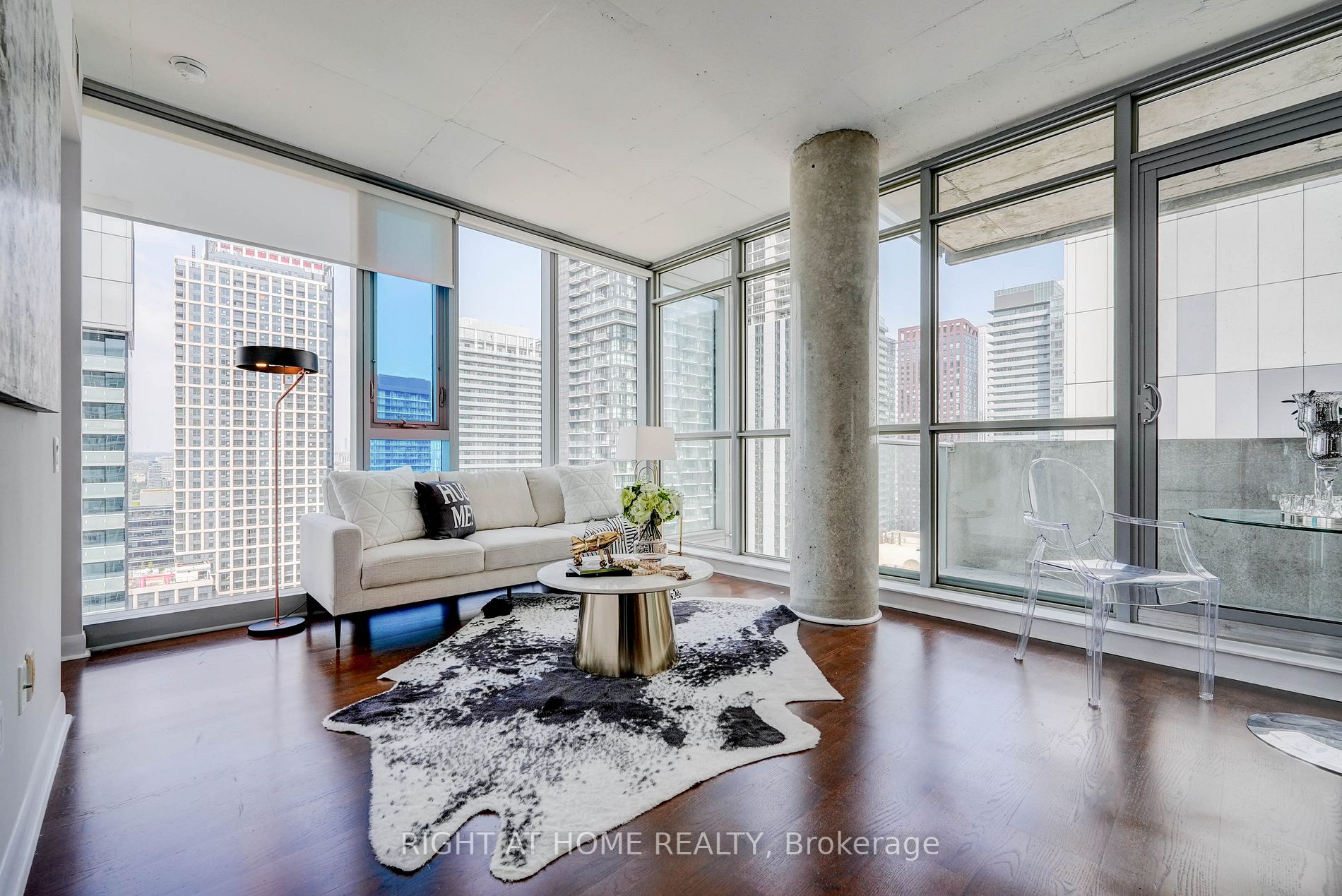 375 W King St 3007