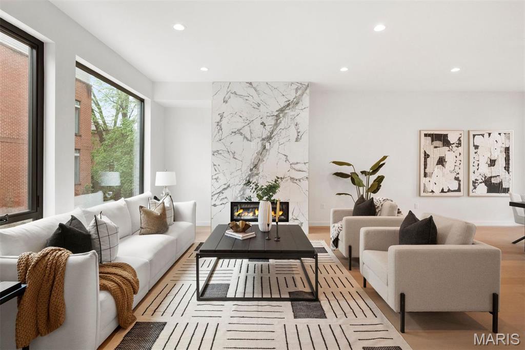 215 N Sarah Street 12