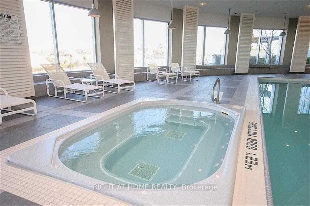 38 Lee Centre Dr Ph307