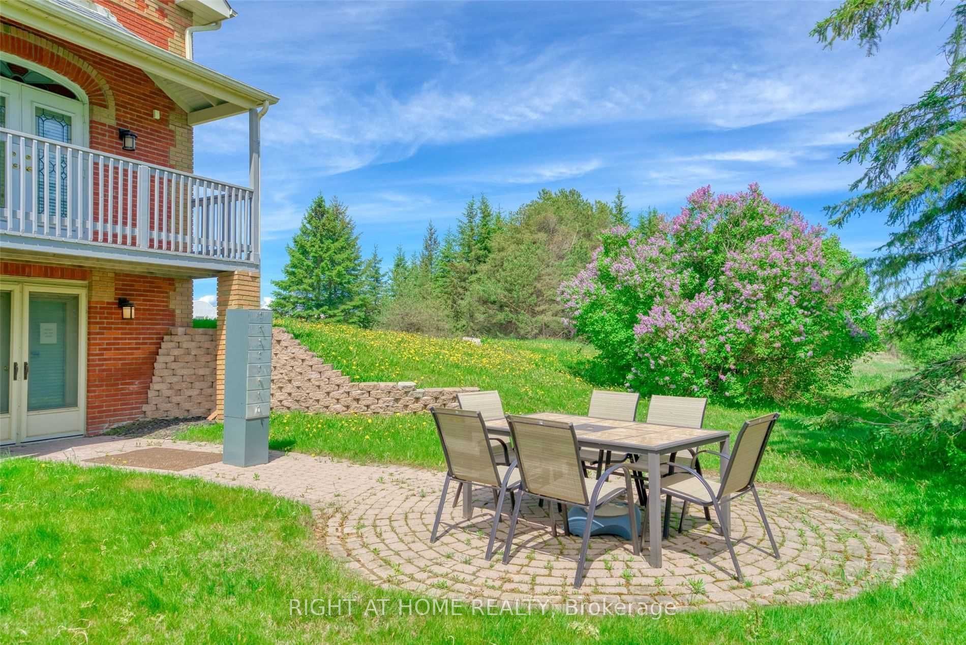 2768 Davis Dr